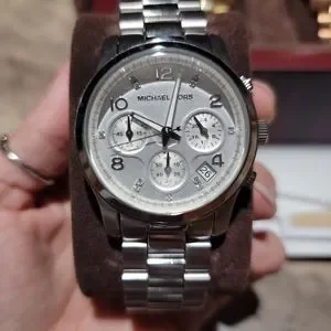 Michael Kors | Accessories | Michael Kors Runway Jetset  display picture 1